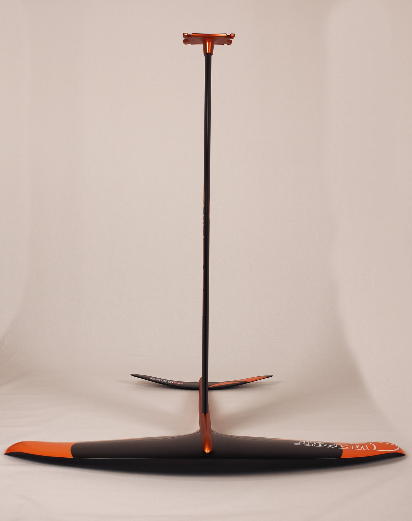 VIBRANT SURF - 5´1´´brett og 940 foil tilbud