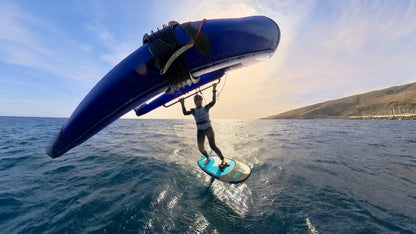 Jorunn Horgen wingfoiler med Vibrant Surf utstyr